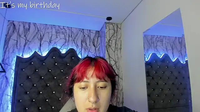 larissa01  online show from 01/25/25, 02:47