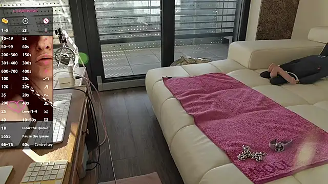 sexyLolia11 online show from 06/05/26, 05:40