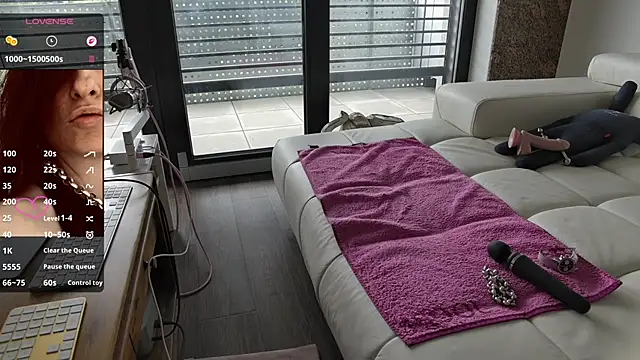 sexyLolia11 online show from 06/15/26, 01:13