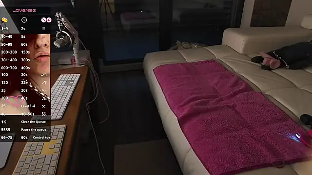 sexyLolia11 online show from 06/21/26, 07:38