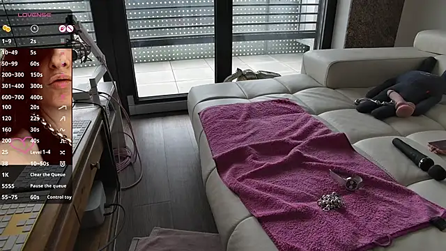 sexyLolia11 online show from 07/19/26, 10:52