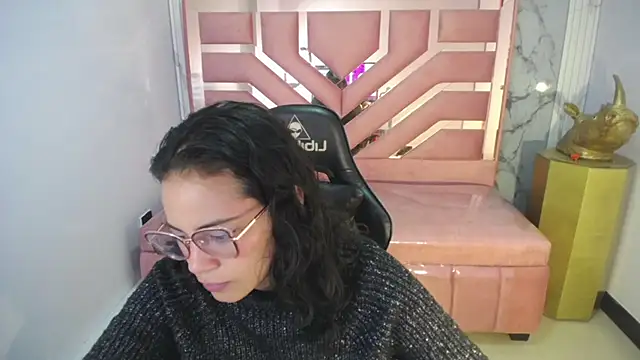 Snapshot of Tyna_ch chatting on 02/11/25, 04:13 Tyna ch online show from 02/11/25, 04:13