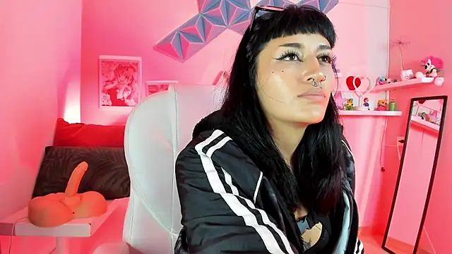 Snapshot of Valkiria_ponce chatting on 02/24/26, 04:21 Valkiria ponce online show from 02/24/26, 04:21