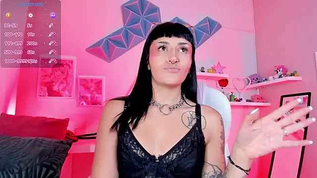 Snapshot of Valkiria_ponce chatting on 03/21/26, 04:39 Valkiria ponce online show from 03/21/26, 04:39