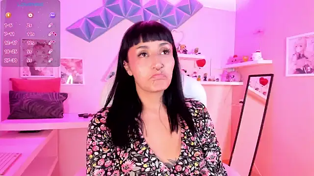 Snapshot of Valkiria_ponce chatting on 04/10/26, 04:39 Valkiria ponce online show from 04/10/26, 04:39