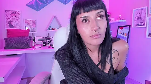 Snapshot of Valkiria_ponce chatting on 04/25/26, 04:59 Valkiria ponce online show from 04/25/26, 04:59