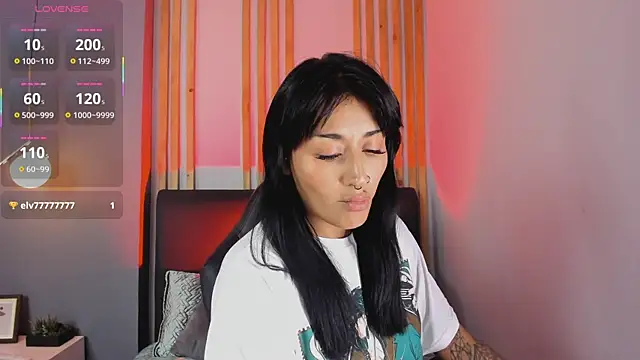 Snapshot of Valkiria_ponce chatting on 07/06/26, 10:56 Valkiria ponce online show from 07/06/26, 10:56
