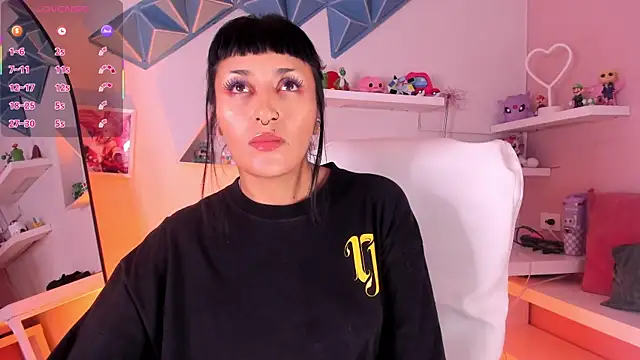 Snapshot of Valkiria_ponce chatting on 07/14/26, 05:23 Valkiria ponce online show from 07/14/26, 05:23