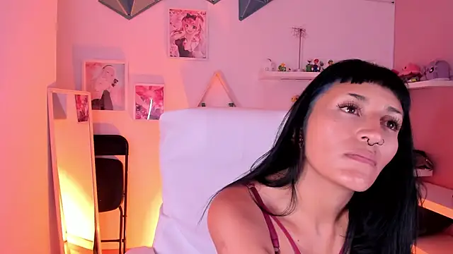 Snapshot of Valkiria_ponce chatting on 07/23/26, 04:43 Valkiria ponce online show from 07/23/26, 04:43