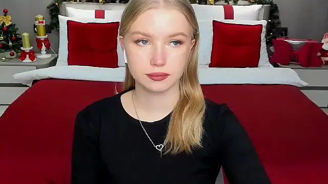 Snapshot of shy__lady chatting on 12/17/24, 10:54 shy lady online show from 12/17/24, 10:54