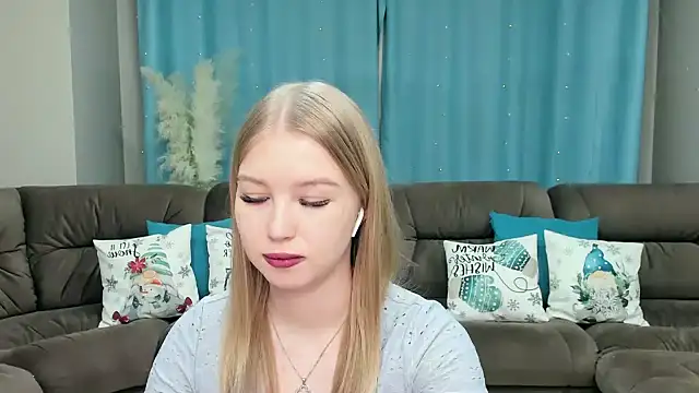 Snapshot of shy__lady chatting on 01/11/25, 02:58 shy lady online show from 01/11/25, 02:58