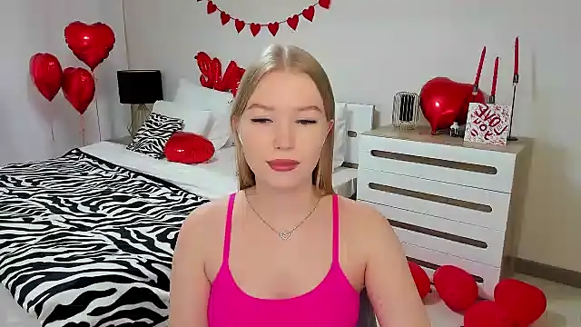 Snapshot of shy__lady chatting on 02/09/25, 11:36 shy lady online show from 02/09/25, 11:36