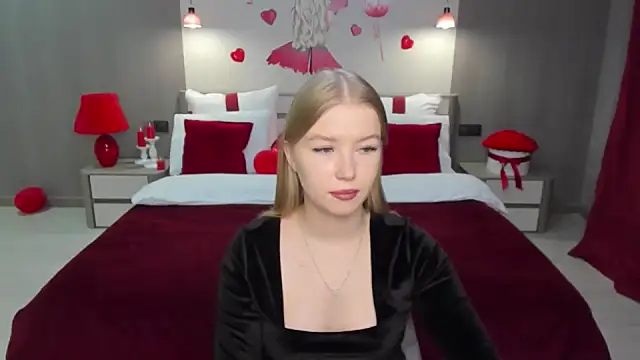 Snapshot of shy__lady chatting on 02/18/25, 06:04 shy lady online show from 02/18/25, 06:04