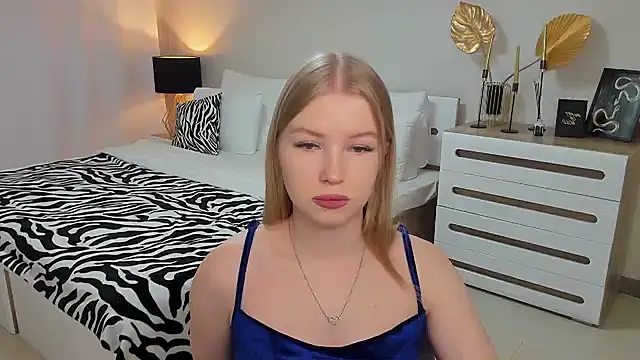 Snapshot of shy__lady chatting on 02/22/25, 06:19 shy lady online show from 02/22/25, 06:19