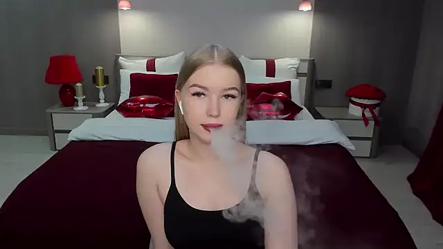 Snapshot of shy__lady chatting on 03/11/25, 01:26 shy lady online show from 03/11/25, 01:26