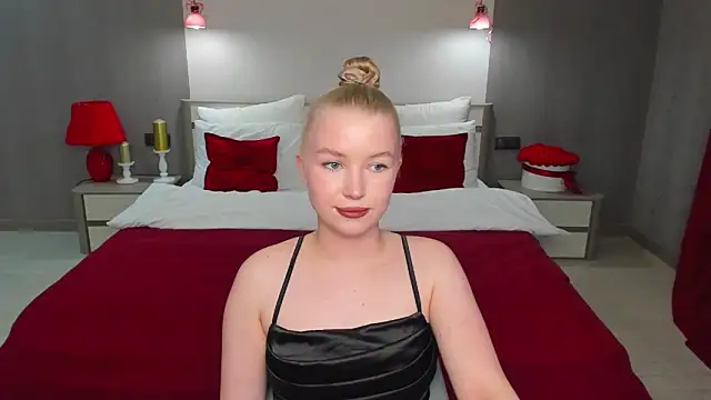 Snapshot of shy__lady chatting on 05/02/26, 06:35 shy lady online show from 05/02/26, 06:35