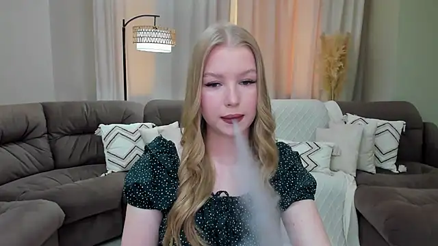 Snapshot of shy__lady chatting on 05/31/26, 11:28 shy lady online show from 05/31/26, 11:28
