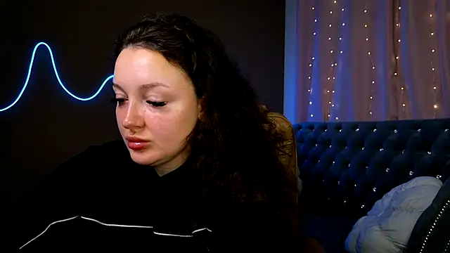 GloriNichols online show from 09/23/25, 05:21