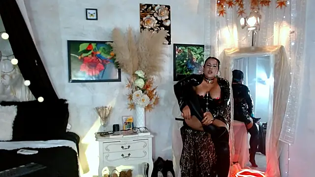 Kyara Queen online show from 09/18/25, 07:05