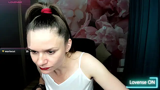 AriaGray online show from 11/04/25, 05:17