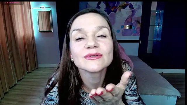 AriaGray online show from 07/04/26, 08:09