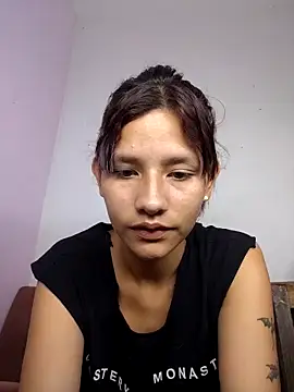 Snapshot of FerneyManti chatting on 11/24/25, 01:22 FerneyManti online show from 11/24/25, 01:22