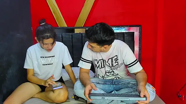 Snapshot of FerneyManti chatting on 12/04/25, 01:42 FerneyManti online show from 12/04/25, 01:42