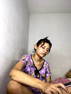 Snapshot of FerneyManti chatting on 12/16/25, 01:05 FerneyManti online show from 12/16/25, 01:05