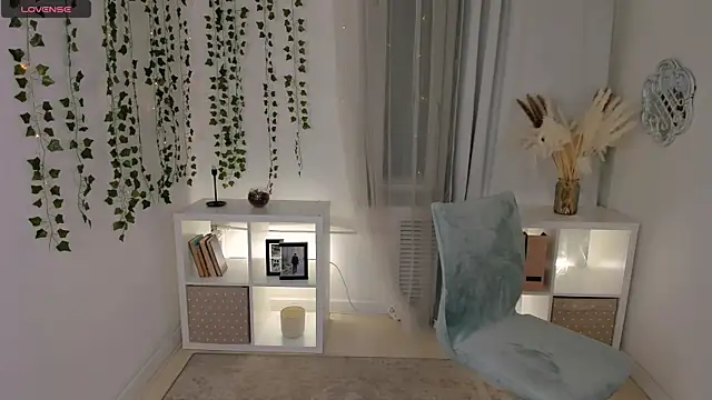 Snapshot of Lattea chatting on 01/16/25, 12:20 Lattea online show from 01/16/25, 12:20