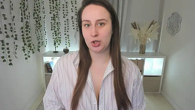 Snapshot of Lattea chatting on 02/04/25, 04:50 Lattea online show from 02/04/25, 04:50