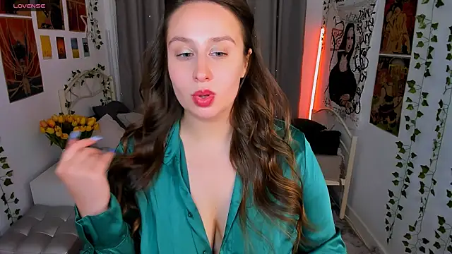 Snapshot of Lattea chatting on 10/04/25, 09:13 Lattea online show from 10/04/25, 09:13