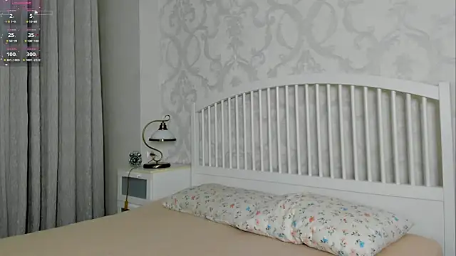 Eva  Lewis online show from 06/10/26, 04:45