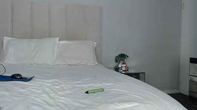 Snapshot of Pinkpyssy chatting on 05/16/26, 10:52 Pinkpyssy online show from 05/16/26, 10:52
