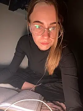 GraceTorrez online show from 12/18/24, 03:22