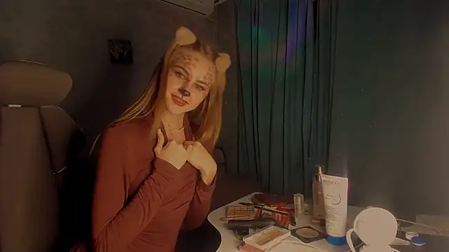 Snapshot of GraceTorrez chatting on 11/25/25, 08:42 GraceTorrez online show from 11/25/25, 08:42