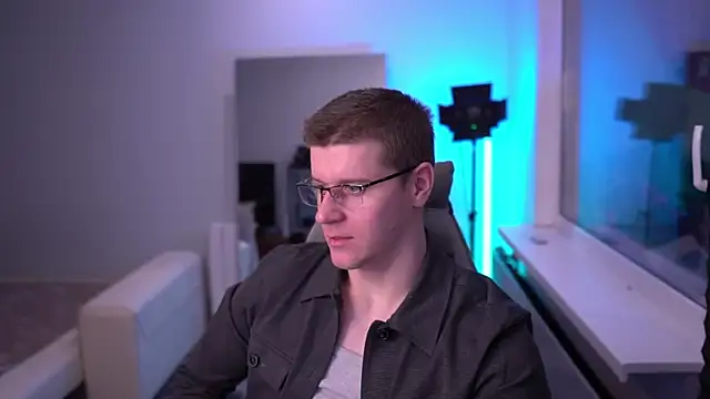 Snapshot of Bruno_Banani chatting on 11/02/25, 02:19 Bruno Banani online show from 11/02/25, 02:19