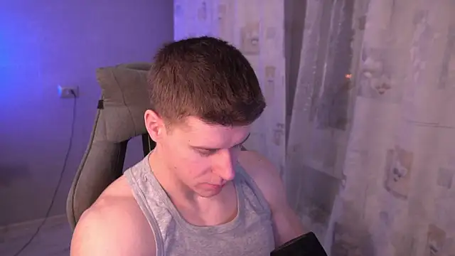 Snapshot of Bruno_Banani chatting on 11/15/25, 08:27 Bruno Banani online show from 11/15/25, 08:27