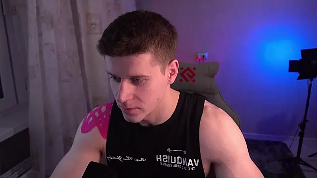 Snapshot of Bruno_Banani chatting on 11/21/25, 05:11 Bruno Banani online show from 11/21/25, 05:11