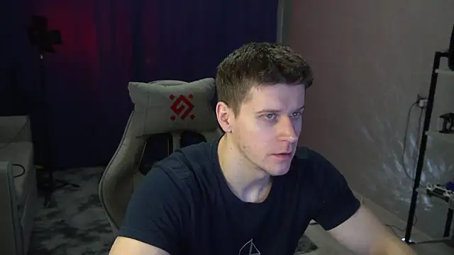 Snapshot of Bruno_Banani chatting on 12/02/25, 05:19 Bruno Banani online show from 12/02/25, 05:19