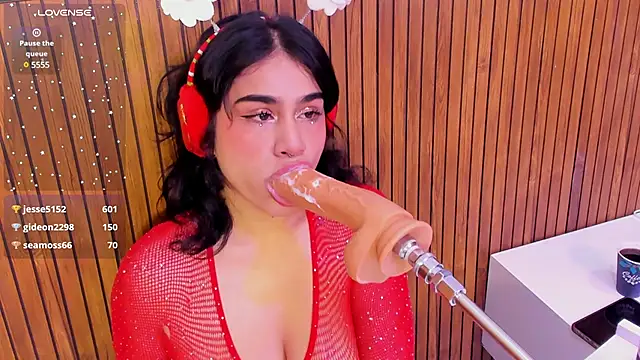 zyle boobs online show from 12/13/24, 07:53