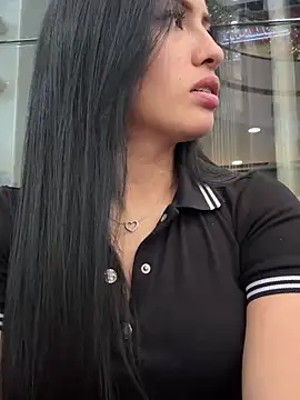 Snapshot of Sara_luna_ chatting on 12/28/24, 10:02 Sara luna  online show from 12/28/24, 10:02