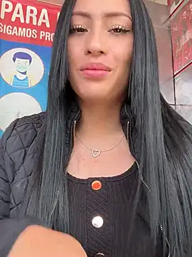 Snapshot of Sara_luna_ chatting on 03/21/25, 03:46 Sara luna  online show from 03/21/25, 03:46