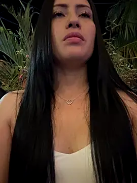 Snapshot of Sara_luna_ chatting on 11/11/25, 03:06 Sara luna online show from 11/11/25, 03:06