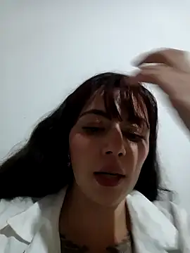 Isabella Delight  online show from 02/05/25, 12:31