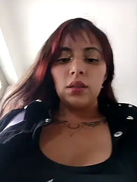 Isabella Delight  online show from 02/05/25, 10:12
