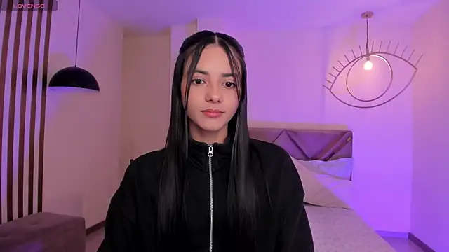 Snapshot of HannahJamesX chatting on 09/13/25, 06:29 HannahJamesX online show from 09/13/25, 06:29