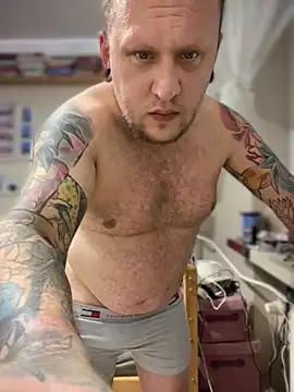 Snapshot of PierreNaked89 chatting on 11/07/25, 10:43 PierreNaked89 online show from 11/07/25, 10:43