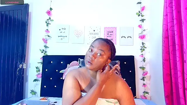 CiaraEbony online show from 12/20/24, 09:54
