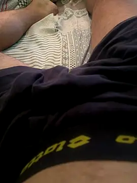 Snapshot of tubfunaske chatting on 10/06/25, 07:33 tubfunaske online show from 10/06/25, 07:33