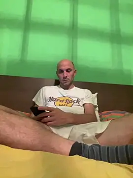 Snapshot of tubfunaske chatting on 10/29/25, 06:53 tubfunaske online show from 10/29/25, 06:53